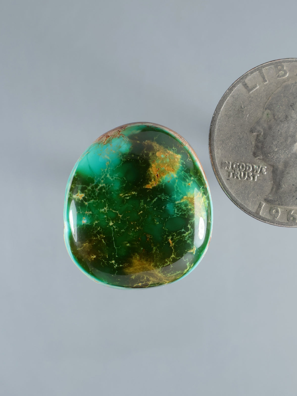 Royston turquoise cabochon B843, round green-blue cabochon gemstone